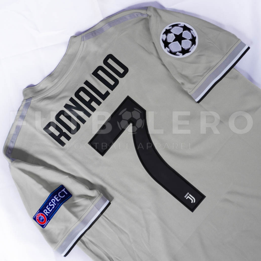 Juventus Away 18/19